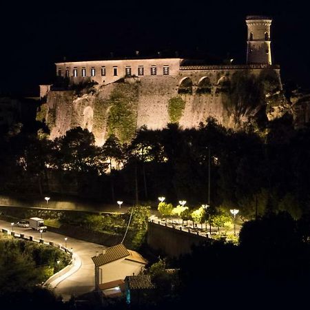 Castello Di Caccuri Suites Luaran gambar