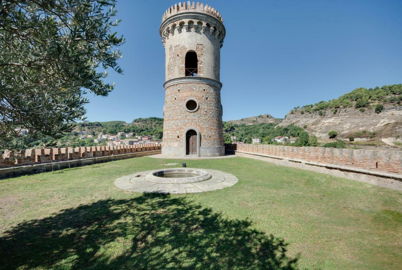 Castello Di Caccuri Suites Luaran gambar