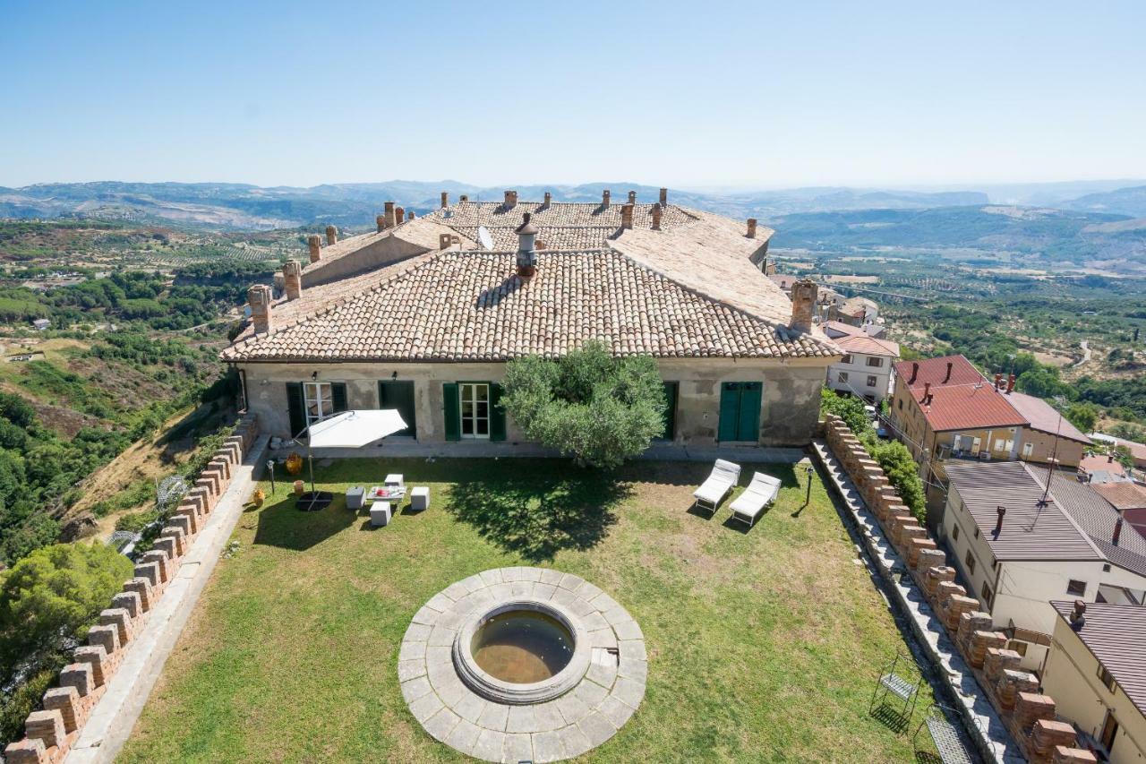 Castello Di Caccuri Suites Luaran gambar