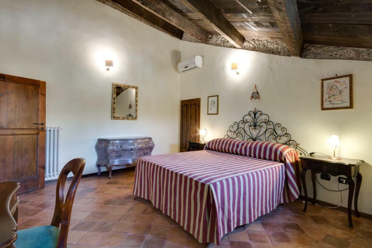 Castello Di Caccuri Suites Luaran gambar