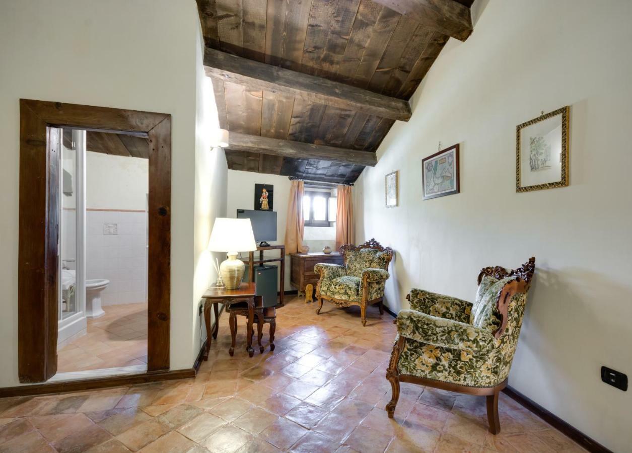 Castello Di Caccuri Suites Luaran gambar