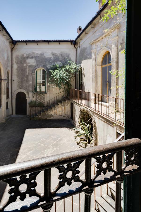 Castello Di Caccuri Suites Luaran gambar