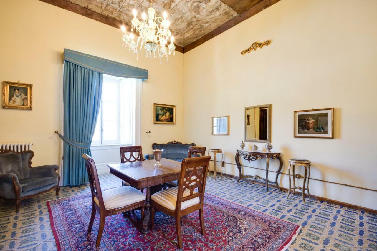 Castello Di Caccuri Suites Luaran gambar